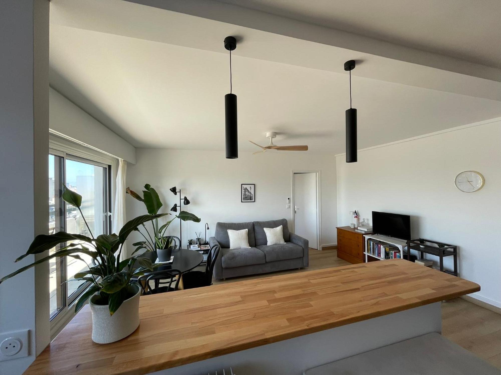 F8 - Terrace Paris's View, Eiffel Tower Area